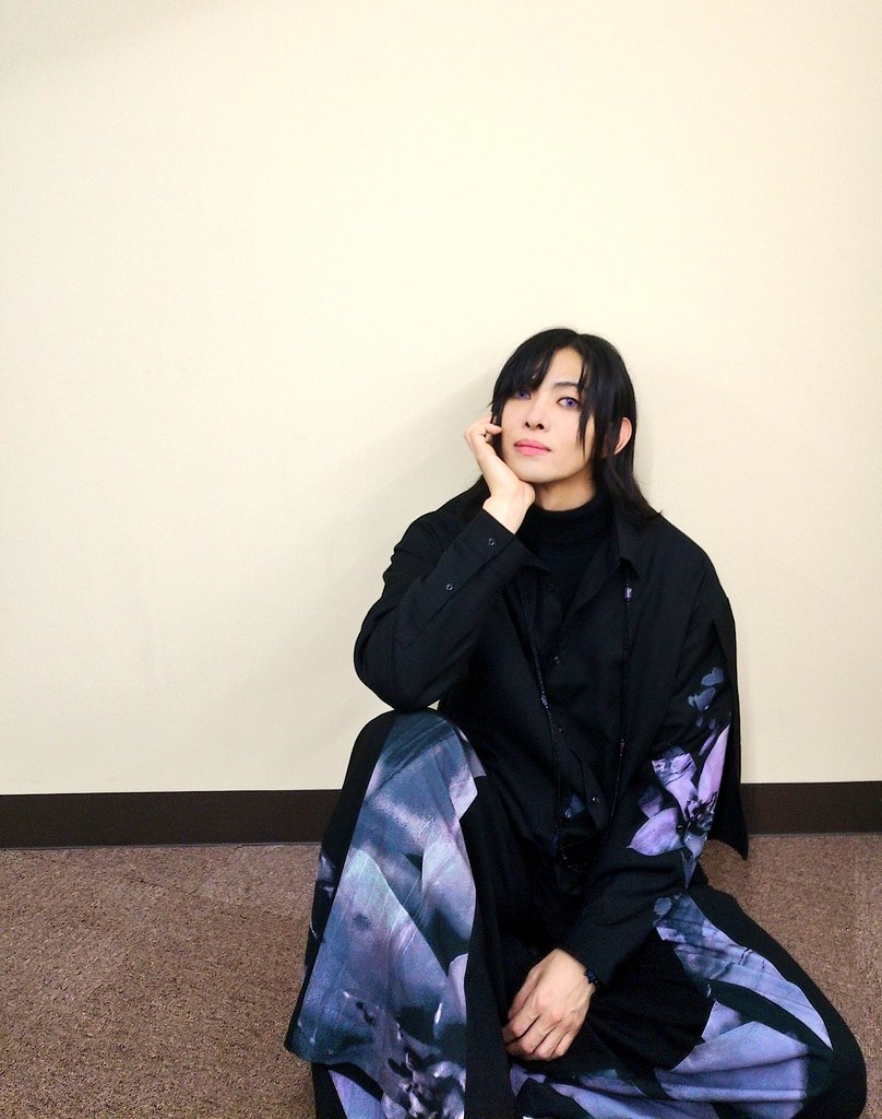 yukikan_no's tweet photo. 「GAME×ACTOR Special」
1部のカッコ
紫なセットアップ🎶
目ん玉も紫💜
#GAMEACTOR https://t.co/lDfCzJ1nJL