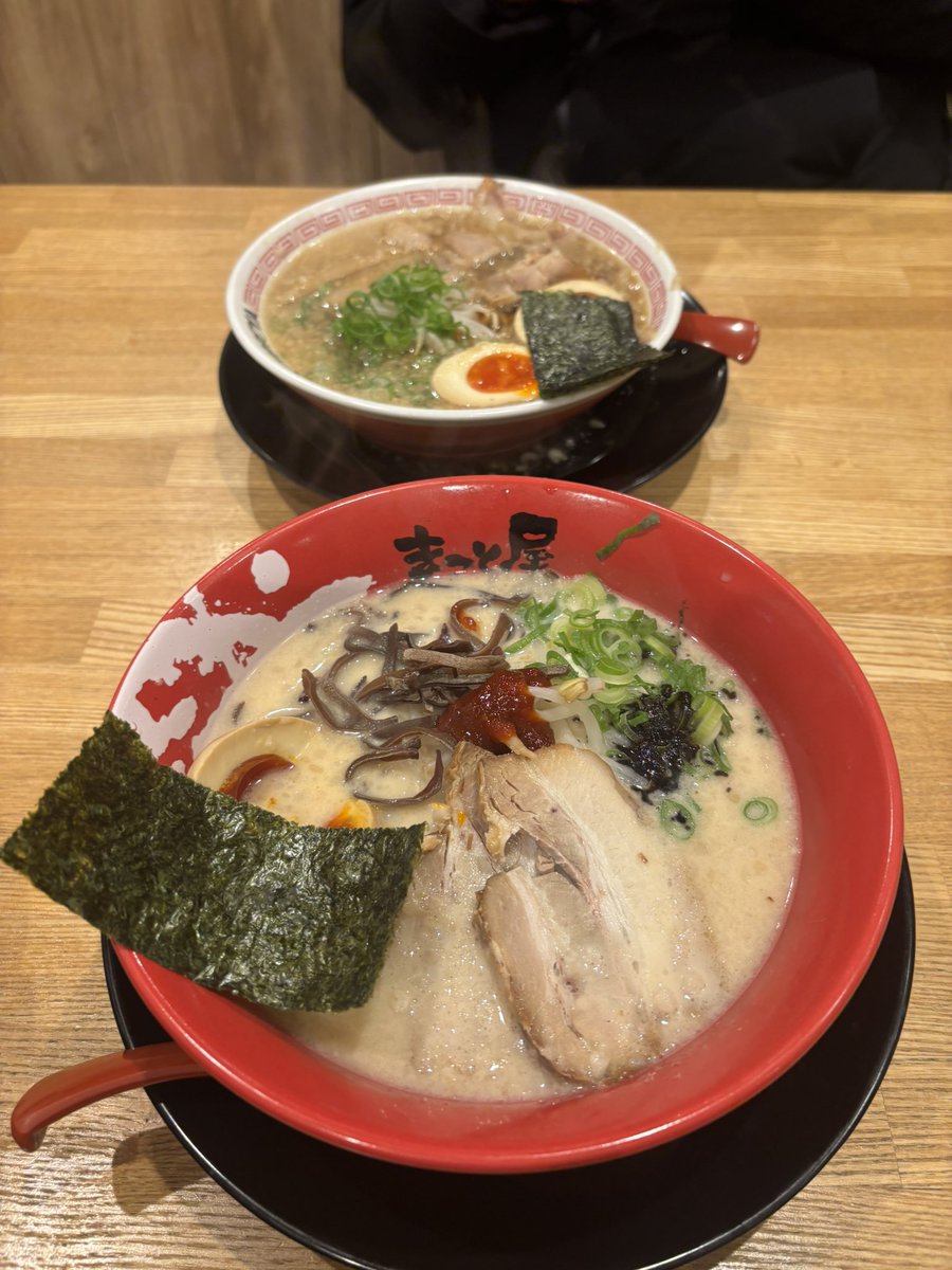 __y__m17's tweet photo. 働いた後のラーメンは最高^_^
あとちなみにビーフシチューパイ美味しすぎてリピしまくってる🫠💘

#日常垢
#日常垢さんとつながりたい https://t.co/NW6yyJfOdM