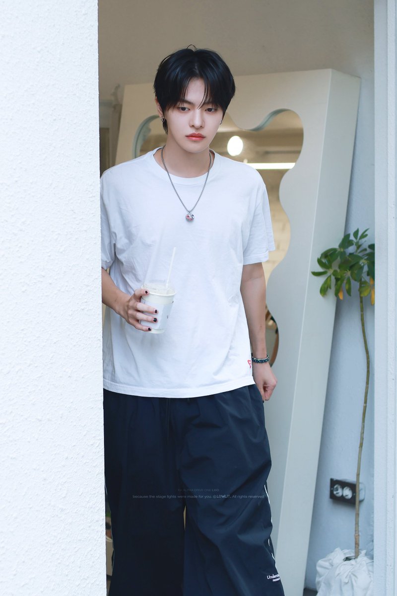 lowlit_leo's tweet image. 250825
#이리오 #리오 #LEO
#ALPHADRIVEONE #ALD1 #알파드라이브원