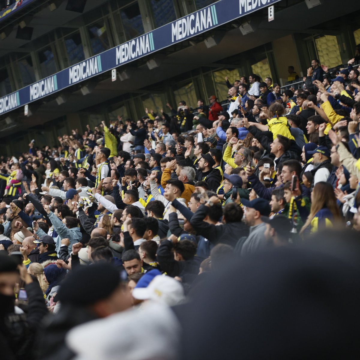 90 dakika boyunca inançla, omuz omuza takımımızı destekleyen Büyük Fenerbahçe Taraftarına sonsuz teşekkürlerimizle... 💛💙