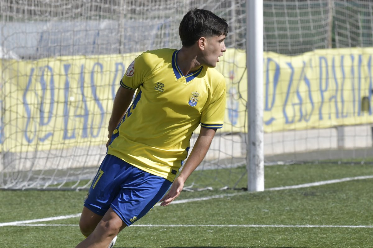 ¡¡Victoria trabajada de nuestro Juvenil A!! 💛💙

🆚 CF Unión Viera
✅ 1-0

#JuvenilA #LaUniónHaceLasPalmas #SeremosMásUnión