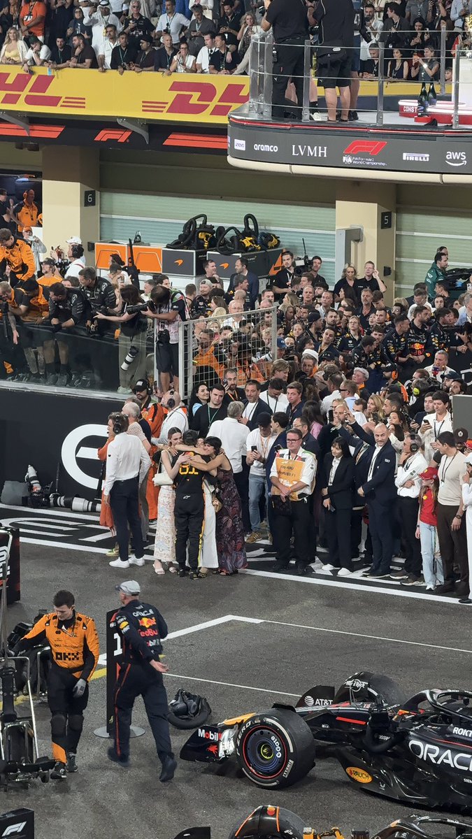 elli 🌟 tweet media