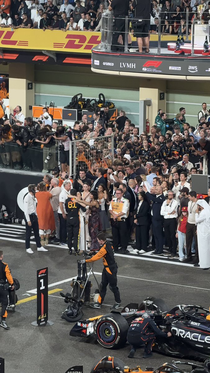 elli 🌟 tweet media