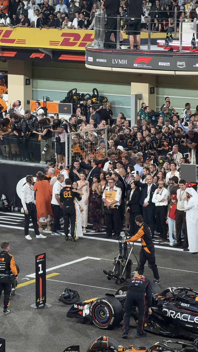 elli 🌟 tweet media