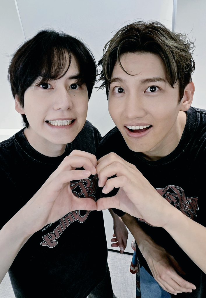 gyuramkyu03's tweet photo. Ngomongin ChangKyu keinget dulu upload vid Hajun Yejun dilike Changmin padahal ga ngetag akun dia. Random bgt ga ada hubungannya. Changmin bilang ‘Kiyowo’ gitu. Ternyata pada saat itu dia mau married &amp; ga lama punya anak pantes kegemesan sama bocil (ponakan Kyuhyun)🤌🏻
#Kyuline https://t.co/vdu3n4FLMU