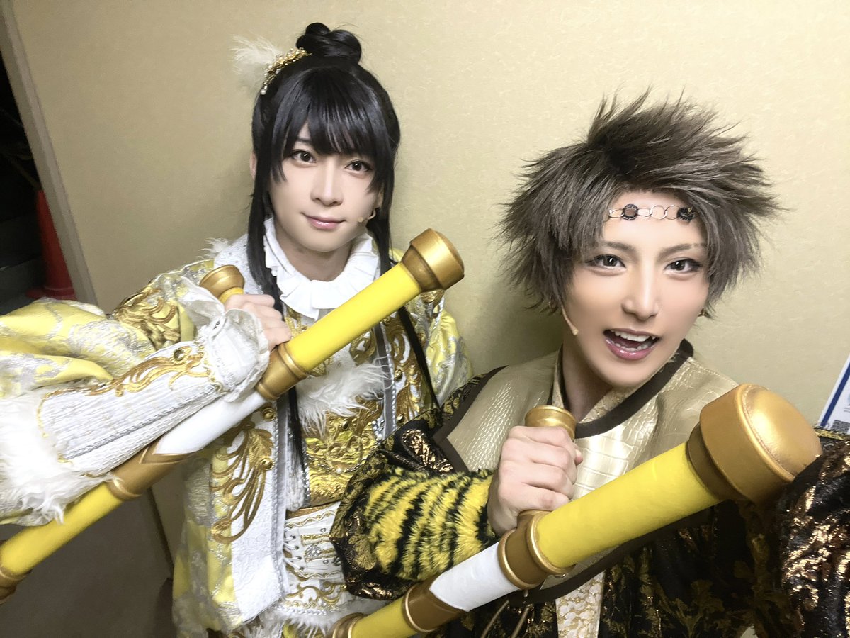 _____k_z_z_'s tweet photo. 剣劇「三國志演技〜曹魏」
無事、全公演終演いたしました！

ご来場、配信をご覧くださりありがとうございました！！！！！
めちゃくちゃに幸せすぎる期間でした。

荒牧さんと撮っていただきました🥹
15公演本当にありがとうございました⚔️
#剣劇三國志 https://t.co/4vvr2nQ1zH