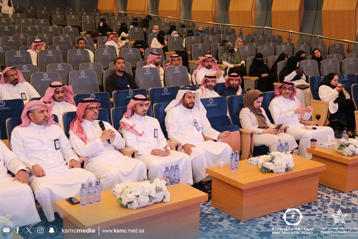 ksmcmedia's tweet photo. استعرضت مدينة الملك سعود الطبية نتائج الربع الثالث لعام 2025 بحضور المدير العام التنفيذي د. محمد المالكي، متضمّنة أبرز المنجزات ومناقشة التحديات، بما يدعم مواءمة الجهود مع تطلعات #تجمع_الرياض_الصحي_الأول والارتقاء بجودة الخدمات الصحية وتحقيق مستهدفات التحوّل الوطني. https://t.co/YKx5rpZmbu