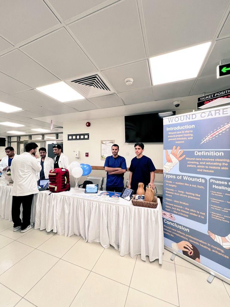 ضمن برامج المسؤولية المجتمعية، نظّمت كلية التمريض بالشراكة مع #مركز_الخدمات_الطبية_الجامعي فعالية «صحتك حياة» يومي الأربعاء والخميس ٣ و٤ ديسمبر٢٠٢٥ م، بهدف رفع الوعي الصحي وتعزيز أنماط الحياة السليمة لدى منسوبي الجامعة والمجتمع.

<a href="/nurs_kau/">كلية التمريض/ Faculty OF Nursing</a>