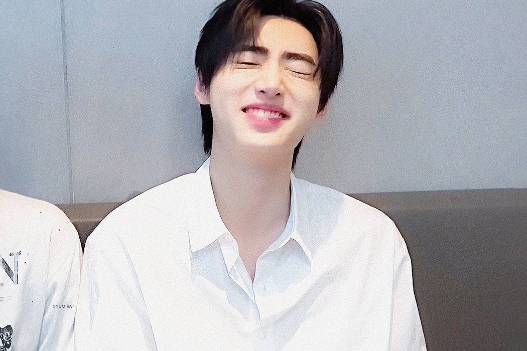 bubblehoon_rose's tweet photo. Hi Sunghoon, it's been a long time, even though I'm not active here, I will always support you. Congratulations on your daesang, solo cover, and solo activities. Hope you always walk on shining paths. Happy birthday Sunghoon🥳🎂
#내가_오늘생일인_박성훈이다
#23yearsOfHOONmoon https://t.co/UTXqyvOTPc