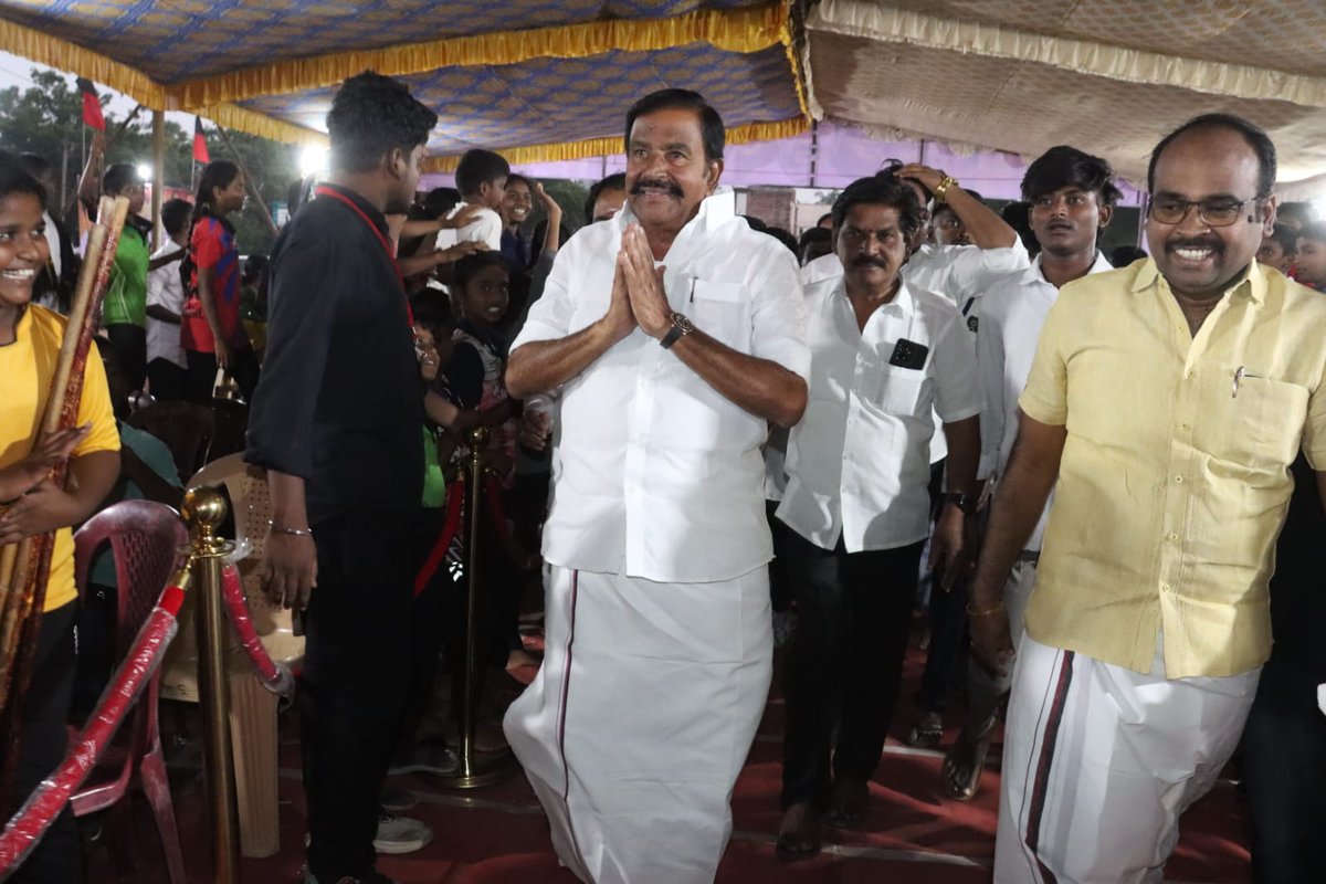 KN_NEHRU's tweet photo. திமுக இளைஞரணி செயலாளர் - மாண்புமிகு துணை முதலமைச்சர் திரு. @Udhaystalin அவர்களின் பிறந்த நாளை முன்னிட்டு,  மாநில அளவிலான சிலம்பம் போட்டி திருச்சி உறையூர் பகுதியில் உள்ள செல்வேந்திரன் வளாகத்தில் இன்று நடைபெற்றது. 

இந்த சிலம்ப போட்டியில், பல்வேறு மாவட்டங்களைச் சேர்ந்த வீரர்,  வீராங்கனைகள் கலந்து கொண்டு தங்கள் திறமையை வெளிப்படுத்திய  நிலையில், வெற்றி பெற்ற அணிகளுக்கு மாண்புமிகு சட்டத்துறை அமைச்சர் திரு. @regupathymla அவர்களுடன் இணைந்து இன்று பரிசுகள் வழங்கி பாராட்டினேன்.  

இந்த நிகழ்வில் மாநகராட்சி மேயர் திரு. அன்பழகன் அவர்களுடன் உள்ளாட்சி அமைப்புகளின் பிரதிநிதிகள் மற்றும் கழக நிர்வாகிகள் பலர் பங்கேற்றனர்.

#DMK #DravidianModel #Mkstalin #CMMKStalin #KNNehru #MinisterKNNehru #MinisterKNNehruInaugurate #TrichyDMK #Woraiyur #TrichyCentralDMK #MinisterKNNehruVisit #MinisterRegupathy #SilambamCompetition #Trichy  #MinisterKNNehruEvent #KNNehruInspection #DMK4TN #DMKForever #DMKGovt #PeopleWelfare