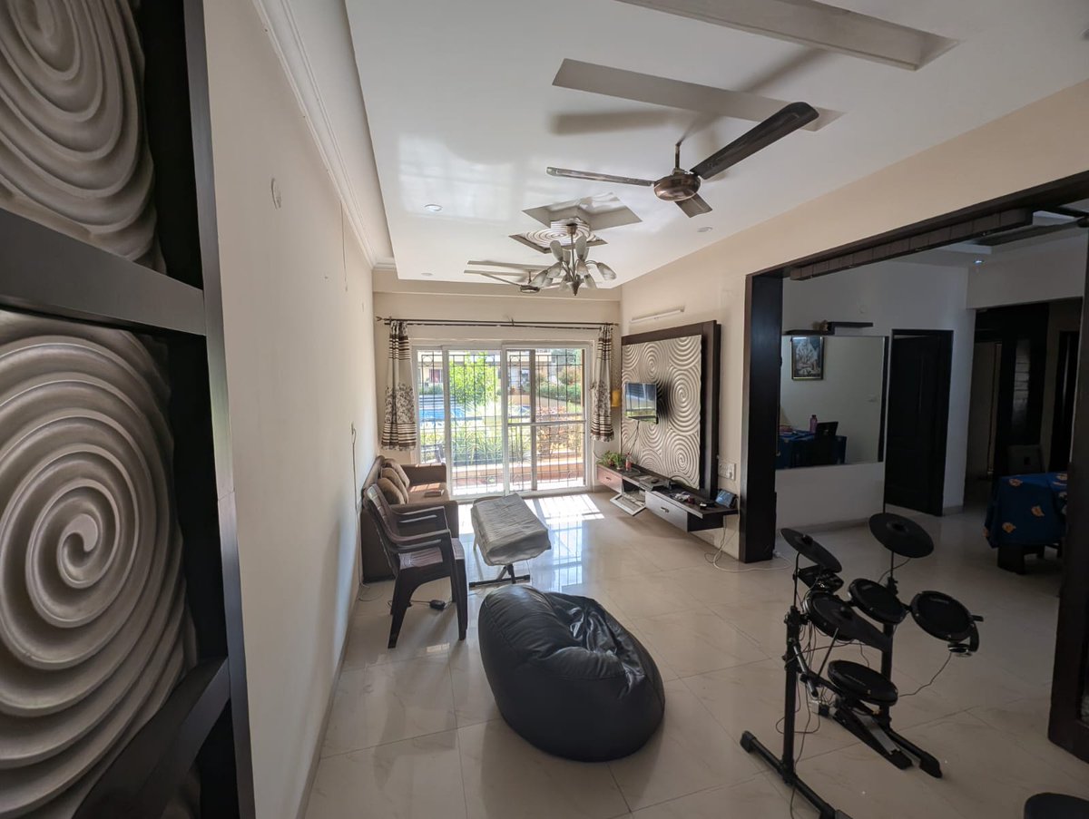 HedgehogsTweets's tweet photo. Looking for a chill flatmate (Male/Female) to join our fully furnished 3BHK on Bannerghatta Main Road.
🏠 The Setup:
Your Room: Fully furnished with Bed + Wardrobe + Dedicated Work Desk.
The House: Spacious hall with TV, dining table, fridge, washing machine, and fancy lighting. https://t.co/n7196mkQUm