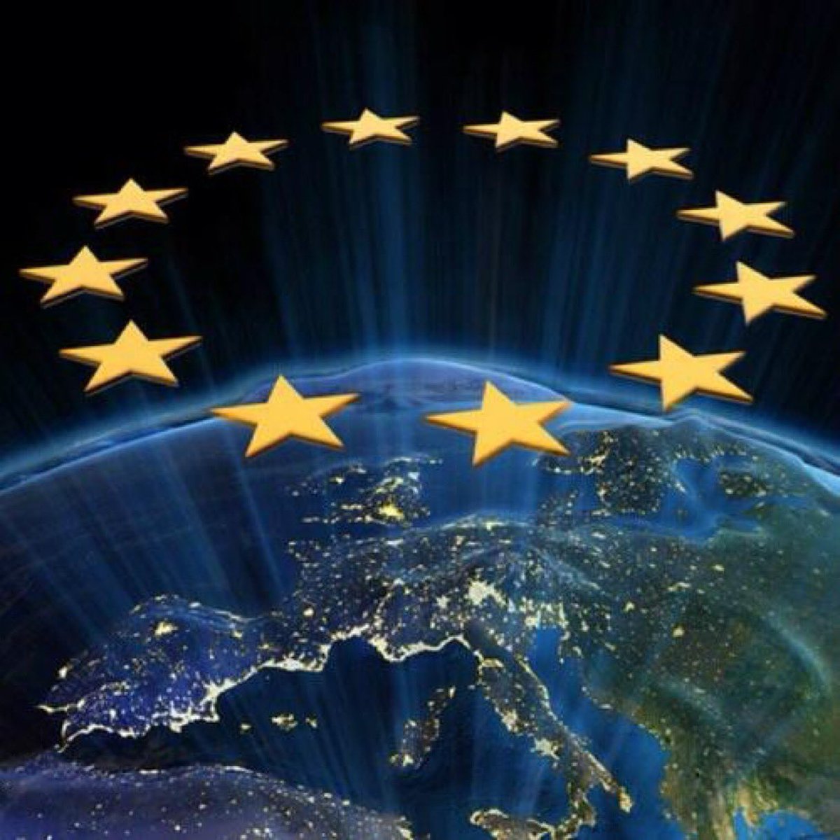‼️Je suis très fière d’être dans l’UE ✨

💪🇪🇺 Monnaie unique  
💪🇪🇺 Espace Schengen  
💪🇪🇺 Démocratie réelle  
💪🇪🇺 Cour européenne des droits de l’homme  
💪🇪🇺 Marché unique  
💪🇪🇺 Produits strictement réglementés  
💪🇪🇺 La meilleure nourriture du monde  
Je préfère de loin des