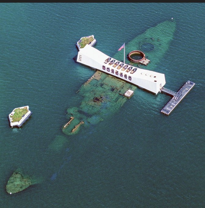 homefreebrave's tweet photo. Today we take a moment to remember the 2,403 whose lives were cut short in service to their country at Pearl Harbor.  May we never forget, and may they rest in peace. 🇺🇸 https://t.co/30fFh0Dxx9