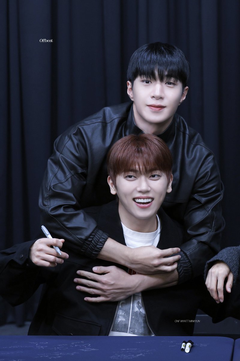 offbeatonf's tweet image. 251114 점프업 대면

안아줘요 

#온앤오프 #와이엇 #민균 #ONF #WYATT #MINKYUN