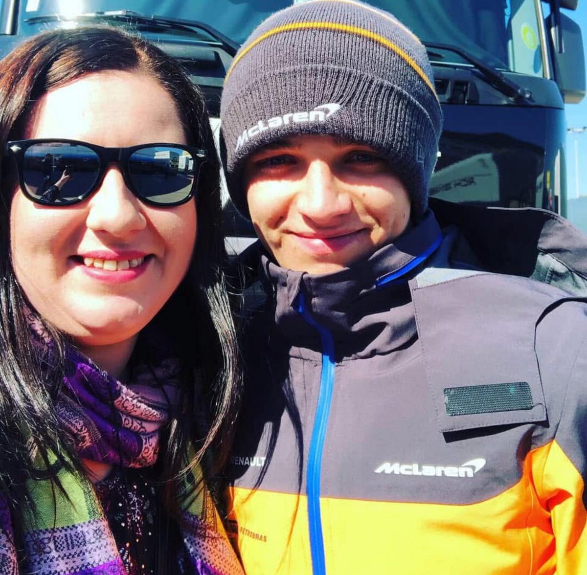alonsowaa's tweet photo. HE MADE IT!!! 🏆😭 LANDO NORRIS @LandoNorris IS A WORLD CHAMPION! What a season. What a journey. What a driver. 🫶
Massive congratulations to McLaren @McLarenF1 for building a true championship-winning team. 🧡 #F1 https://t.co/R6mg6qpWQC