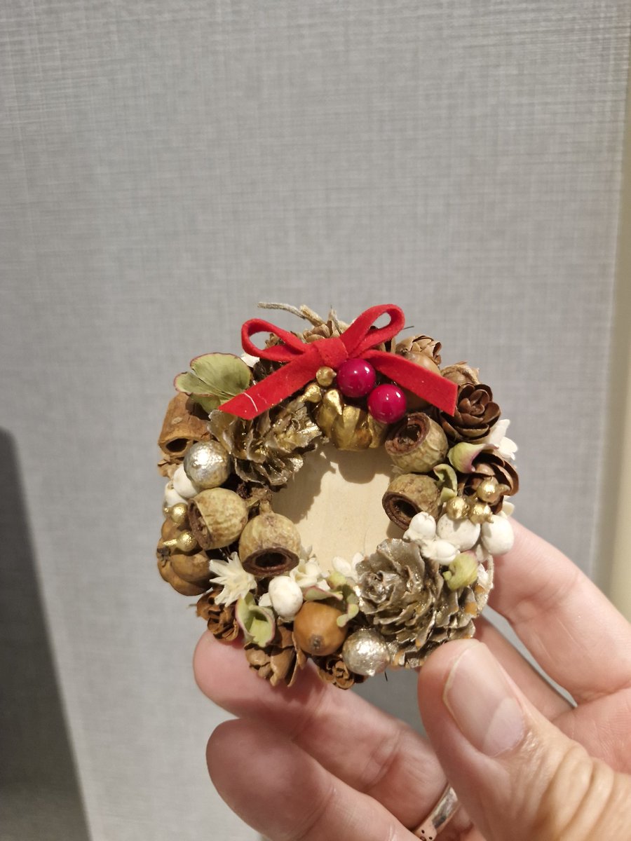 月のかけら tweet media