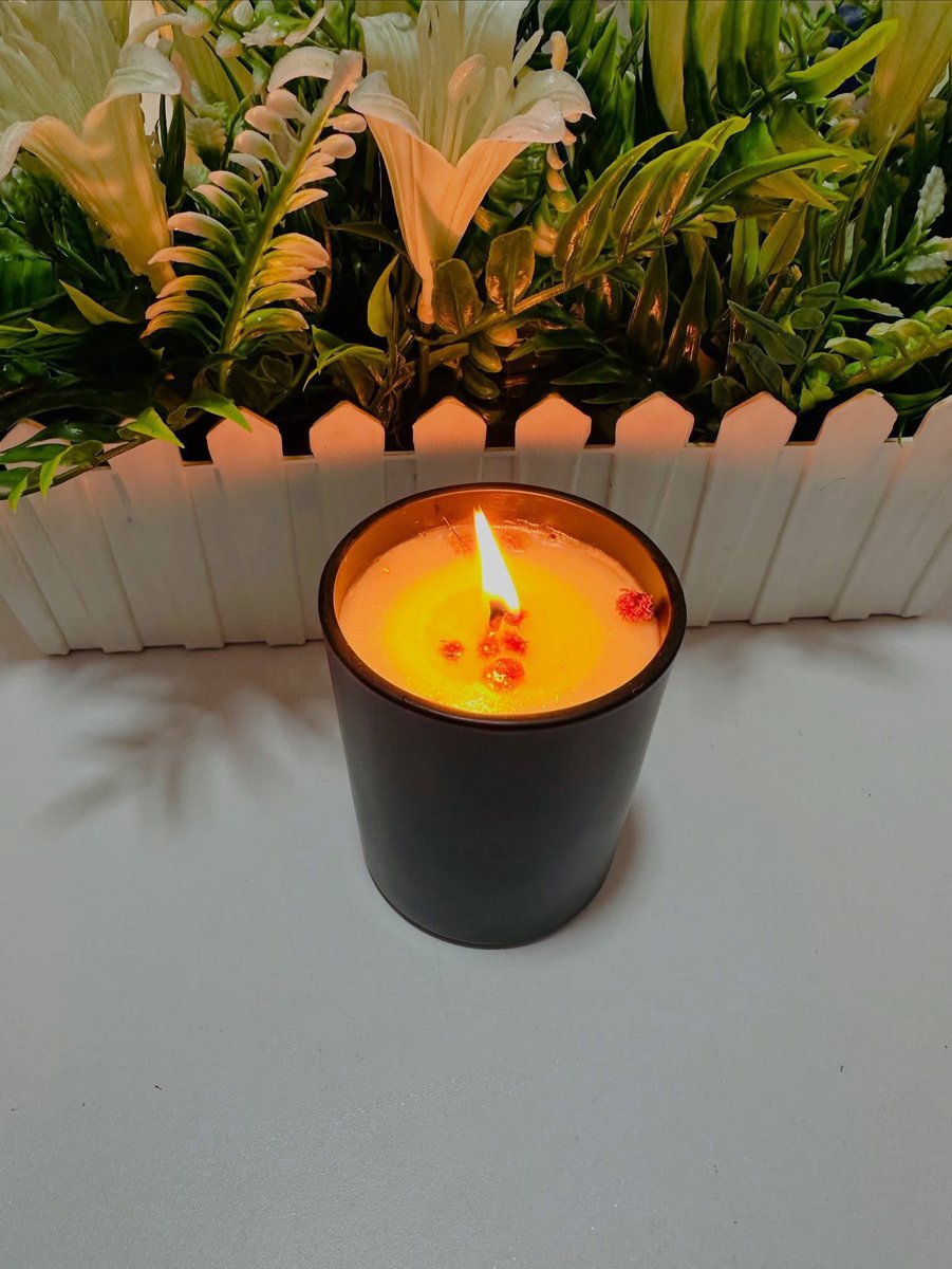 tintedscents's tweet image. The weather yearns for it. Put on your scented candles 

#scentedcandles #scentedcandlestoreuyo #tintedscents