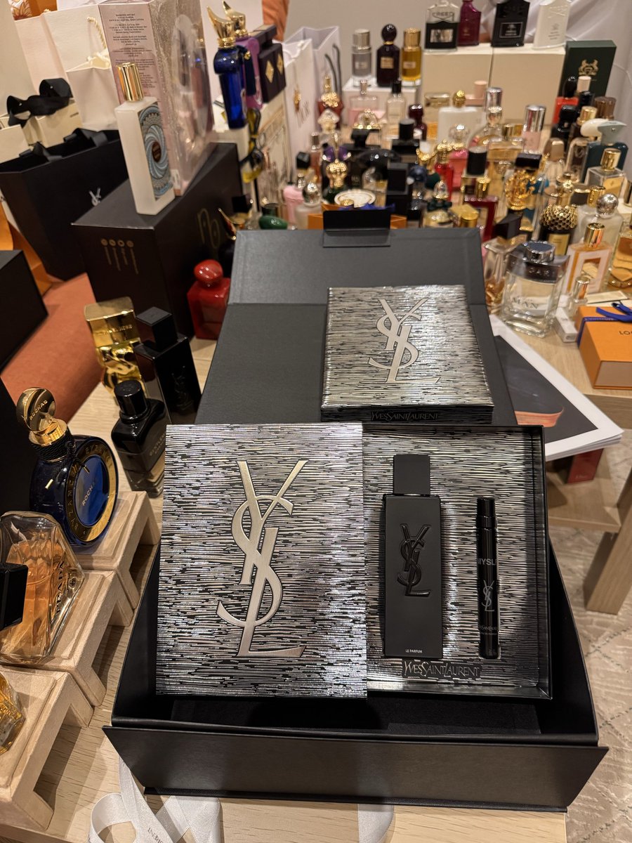 بمناسبة تدشين حسابي بمنصة X 

#غازي_الشايع يقدم جوائز عبارة عن عطور 
من أشهر البرندات العالمية .. 

الشروط : 
إضافة الحساب 
رتويت 
تفضيل ..

وفالكم التوفيق السحب قريبا. 
هذه أولى الجوائز 👌🏻
#تعليق_الدراسة 
#فلسطين_سوريا 
#تونس_قطر