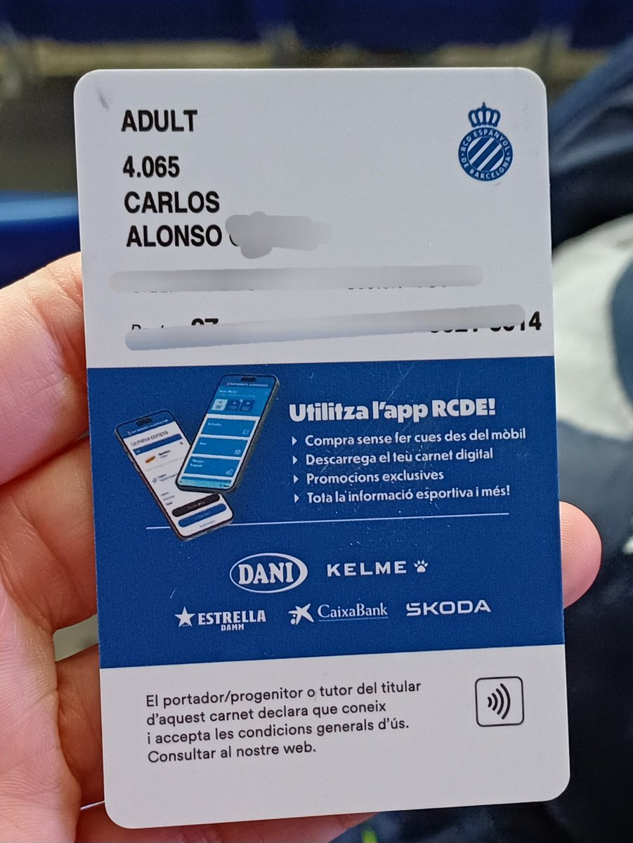 PZufre's tweet image. #rcde #carnetperdido He encontrado este carnet en mi zona. Sector 107. Te lo guardo. Compartid, por favor!