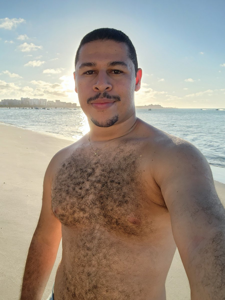 Alex tweet media
