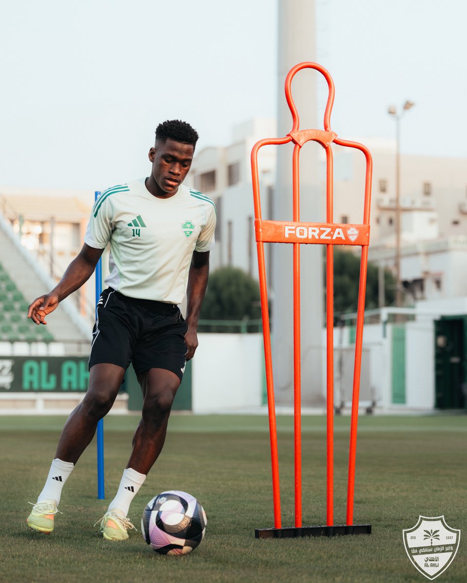 النادي الأهلي السعودي tweet media