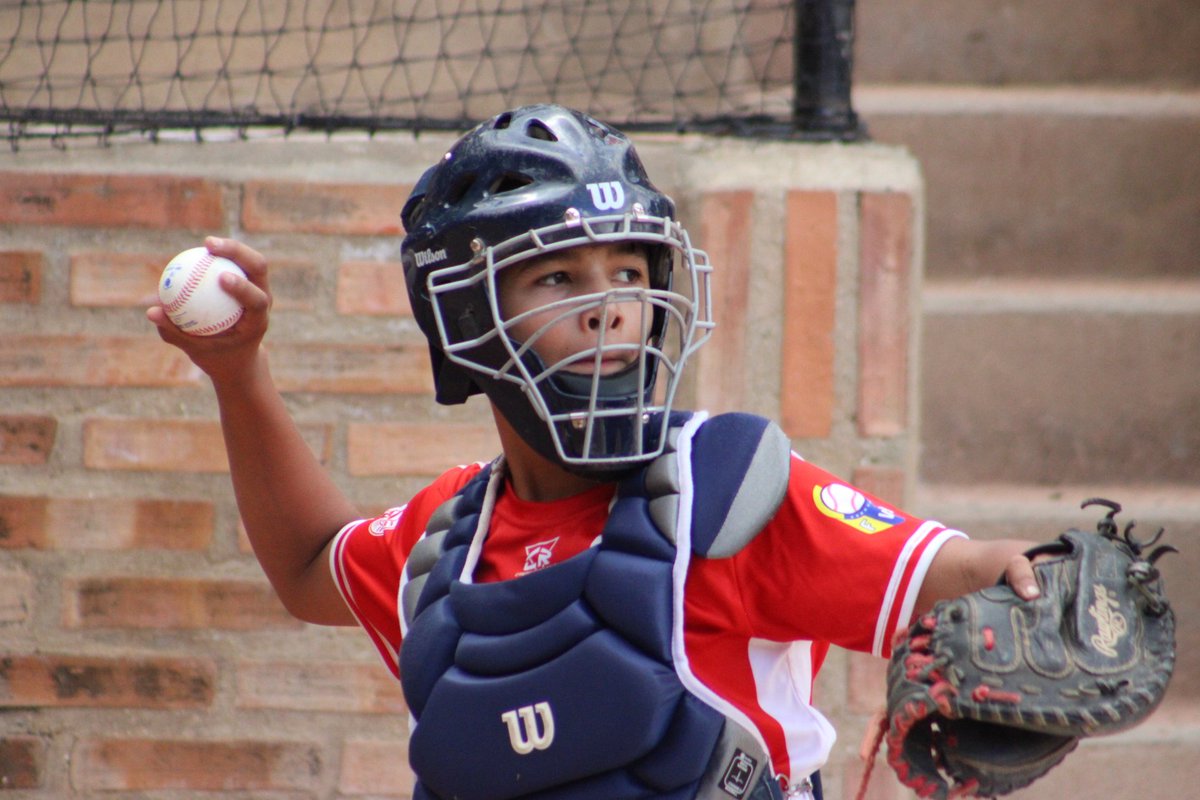 ⚾️🏆#Nacionales2025

📸 Juego entre #Lara 🆚️ #Sucre en la 2da jornada del V Campeonato Nacional U11⚾️

📍Caracas - Distrito Capital
🏟 Parque Itagua 
📸 <a href="/guilloyaber/">Guillermo Yaber Ll.</a>

💻 fevebeisbol.org

#NacionalesFEVEBEISBOL 
#Sub11 #SembrandoBeisbol #CampeonatosNacionales2025