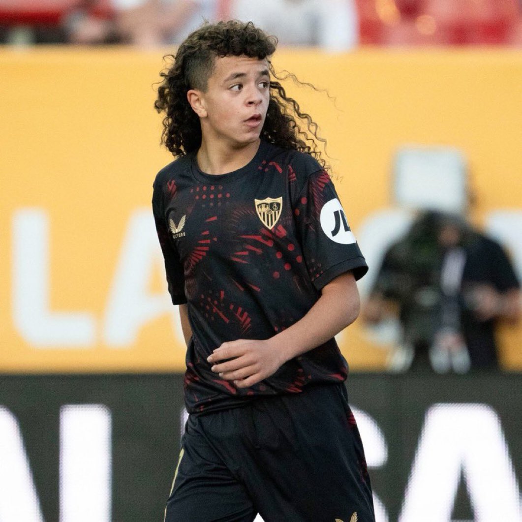 Ha llegado su hora, que no tenga sentido con 13 años.

El focking Cigala Baggio de titular frente al Oviedo.