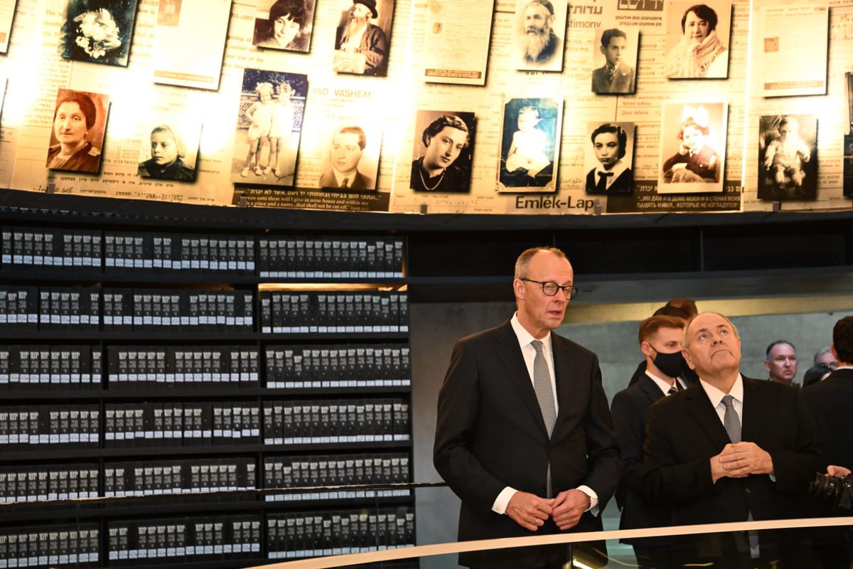 דני דיין tweet media