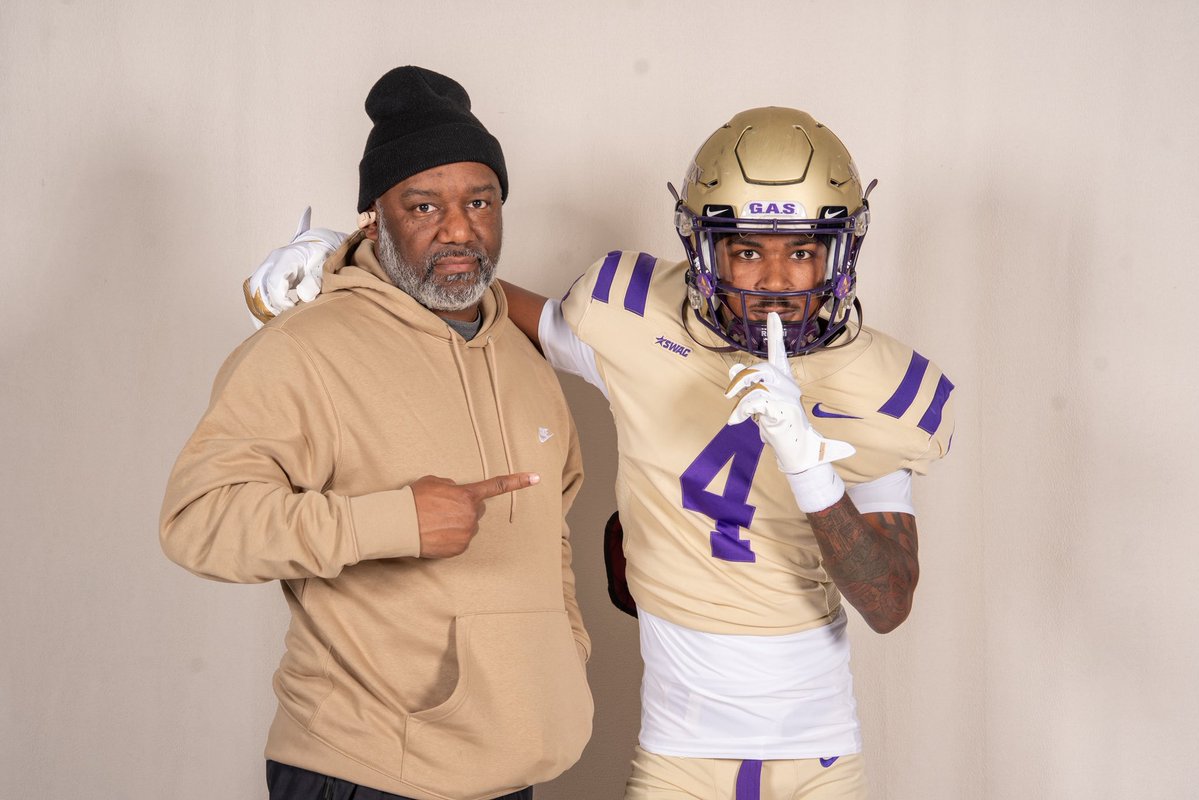 Thank you to every coach/school who recruited me, but after a Great visit this weekend I will be committing/signing with Alcorn State !! <a href="/AlcornStateFB/">Alcorn  Football</a> <a href="/CoachCedThomas/">Coach Thomas</a> <a href="/CoachBusz/">Ryan Busz</a> <a href="/tolbert_jaylon/">Jaylon Tolbert</a> <a href="/ebron_gregory/">Coach Greg Ebron</a>