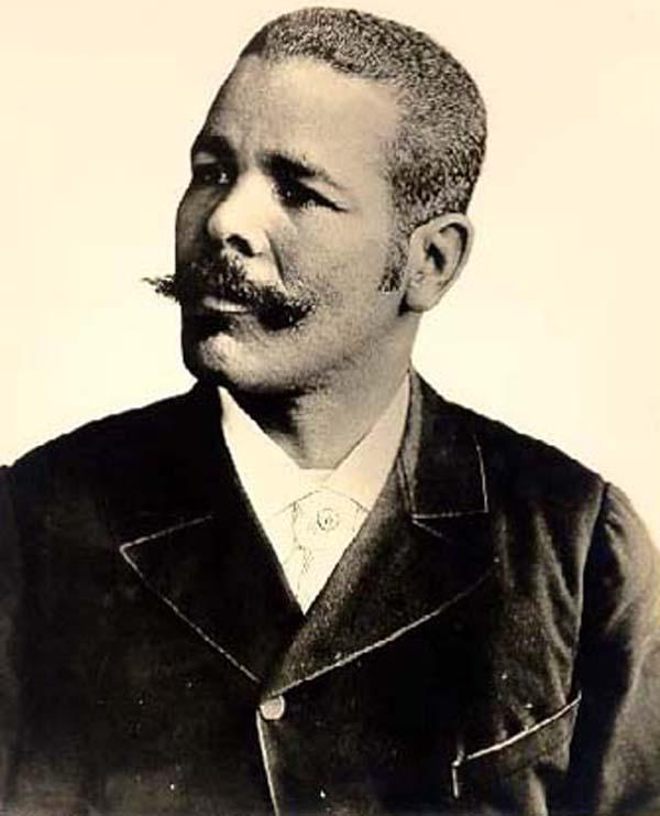 "¡Quien intente apoderarse de #Cuba🇨🇺, solo recogerá el polvo de su suelo anegado en sangre, si no perece en la contienda!” sentenció Antonio Maceo, ejemplo de firmeza en los principios, valor, dignidad y patriotismo sin límites. #MaceoVive.