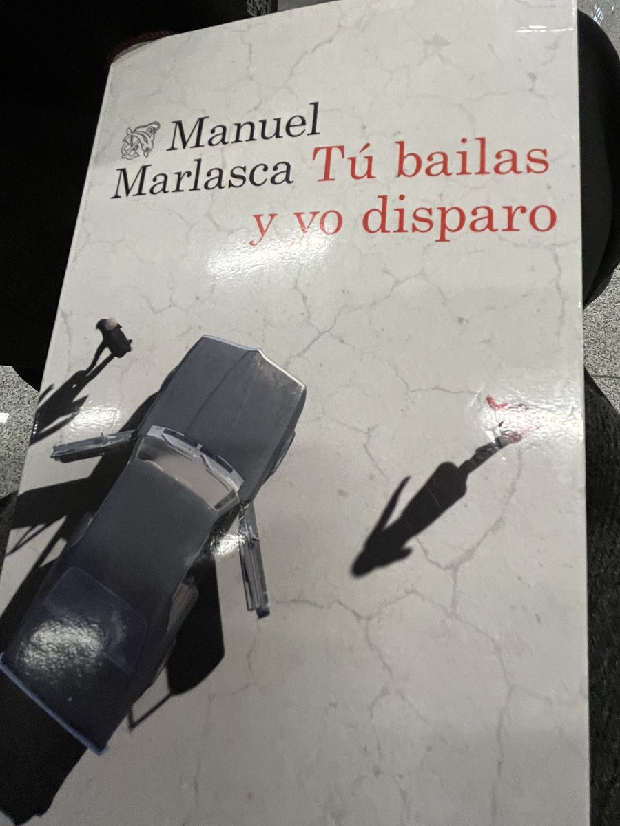 Muy buena. Con guiños a <a href="/VilaSilva/">Lorenzo Silva</a> y al añorado <a href="/domingovillar/">Domingo Villar</a>