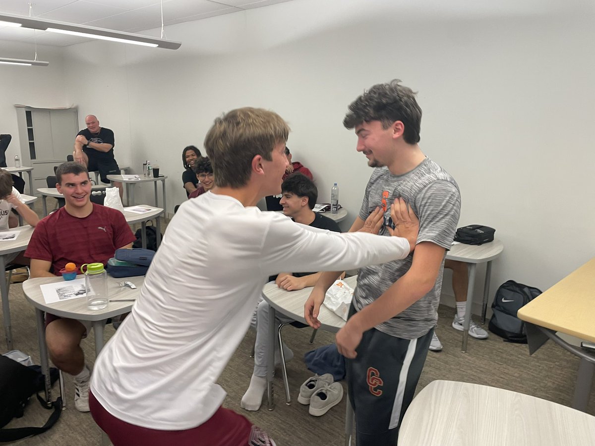 FennisDembo87's tweet image. A very productive day with @cchs_boyshoops Touch Points were on display all morning. Commonalities, How Gritty are we? T.O.U.G.H. 💯is the Goal, Communication! Growing the Green thru Relationships! Senior Goodbyes! CC Accountability! 2 🐺! 1% Better, Resilience
🏀💪
@CoachHunt24