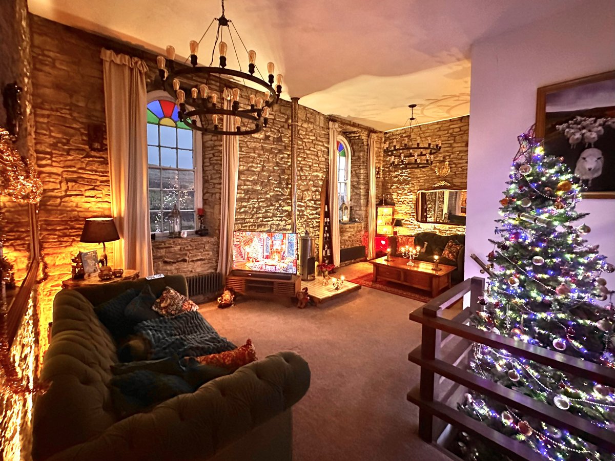 Crest HQ ready for Christmas