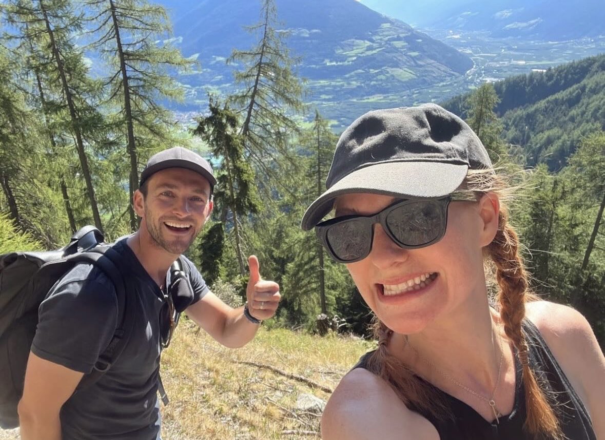 dcd728's tweet image. Double #smiles for this #Monday #GeorgeBlagden and #LauraPittPulford from their #holiday in #Italy a few #years ago.