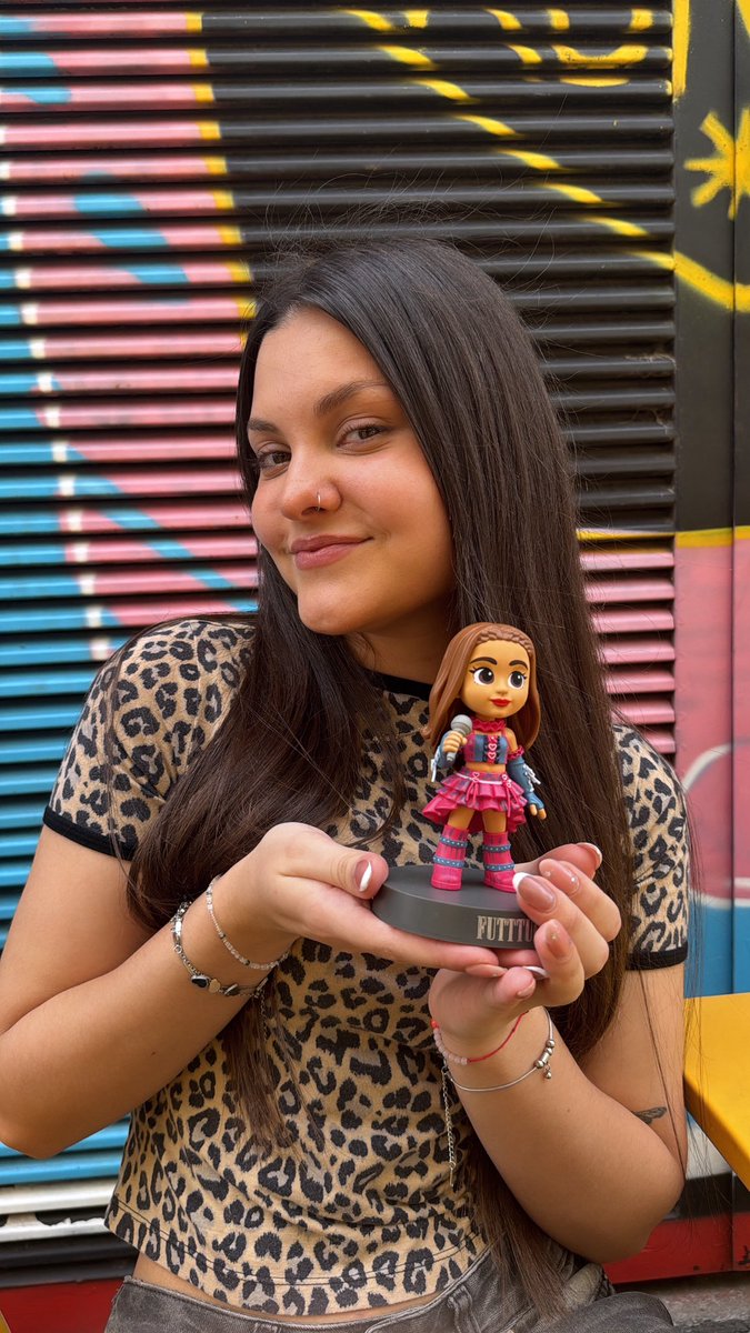 porfin tengo mi tini doll <a href="/TiniStoessel/">tini</a> te amo un montón💓💓💓