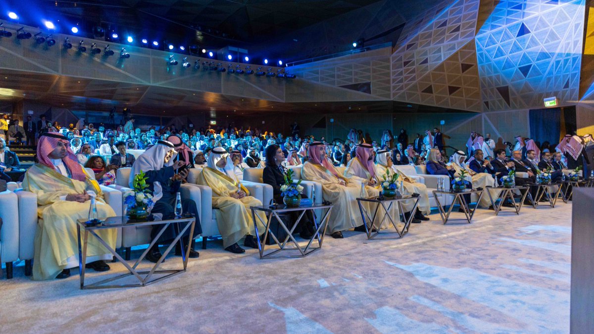 CoMotion tweet media