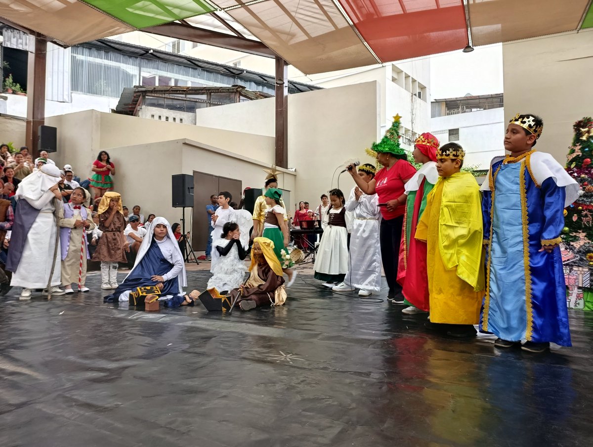 ZumarGye's tweet image. Con talento artístico, alumnos de teatro de ZUMAR Bastión Popular interpretaron el nacimiento del Niño Jesús. Así fue la celebración navideña de ZUMAR en Ruta Centro.
La Alcaldía crea espacios para  arte y cultura en la Ciudad de Todos
#Guayaquil
#ConstruyendoLaCiudadDeTodos