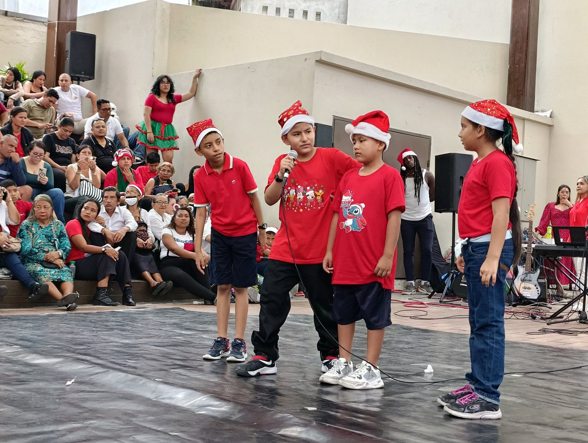 ZumarGye's tweet image. Con talento artístico, alumnos de teatro de ZUMAR Bastión Popular interpretaron el nacimiento del Niño Jesús. Así fue la celebración navideña de ZUMAR en Ruta Centro.
La Alcaldía crea espacios para  arte y cultura en la Ciudad de Todos
#Guayaquil
#ConstruyendoLaCiudadDeTodos