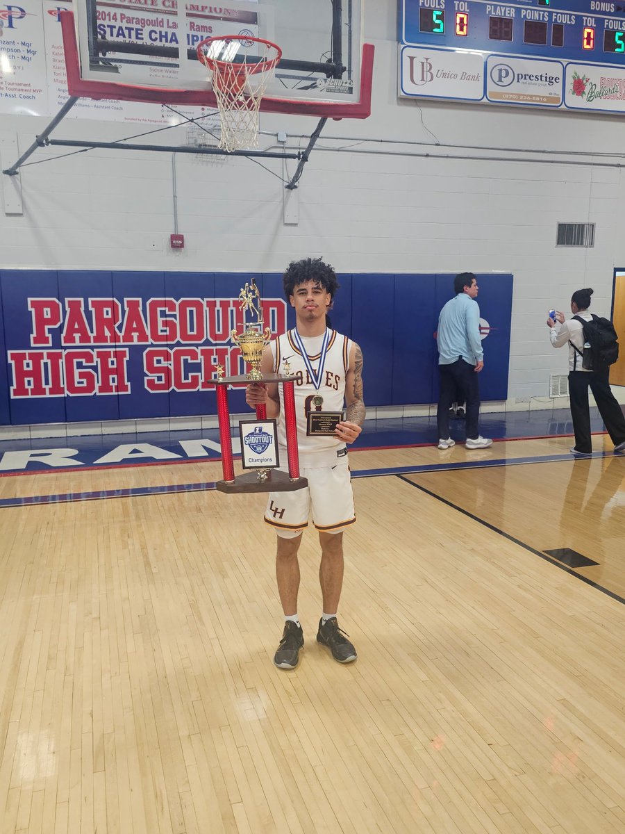 VictorEaster tweet media