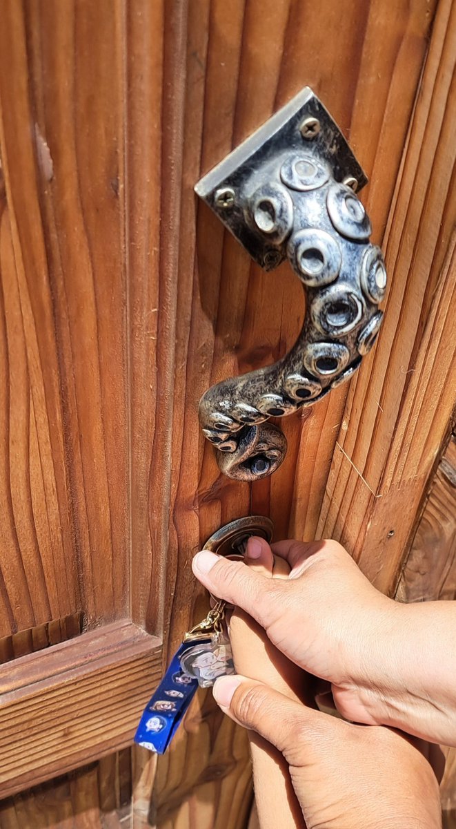 14 years together, 9 working at the other side of the world to save money, 6 married, 4 being mums, 2 building our forever home...And we're finally settled.
Life is hard sometimes, but it can be so good at the same time ❤️❤️