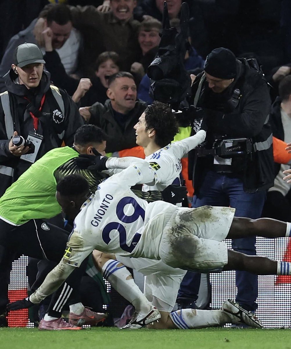 TrentG1919's tweet image. Why is Gnonto always on the floor 😭
#LUFC