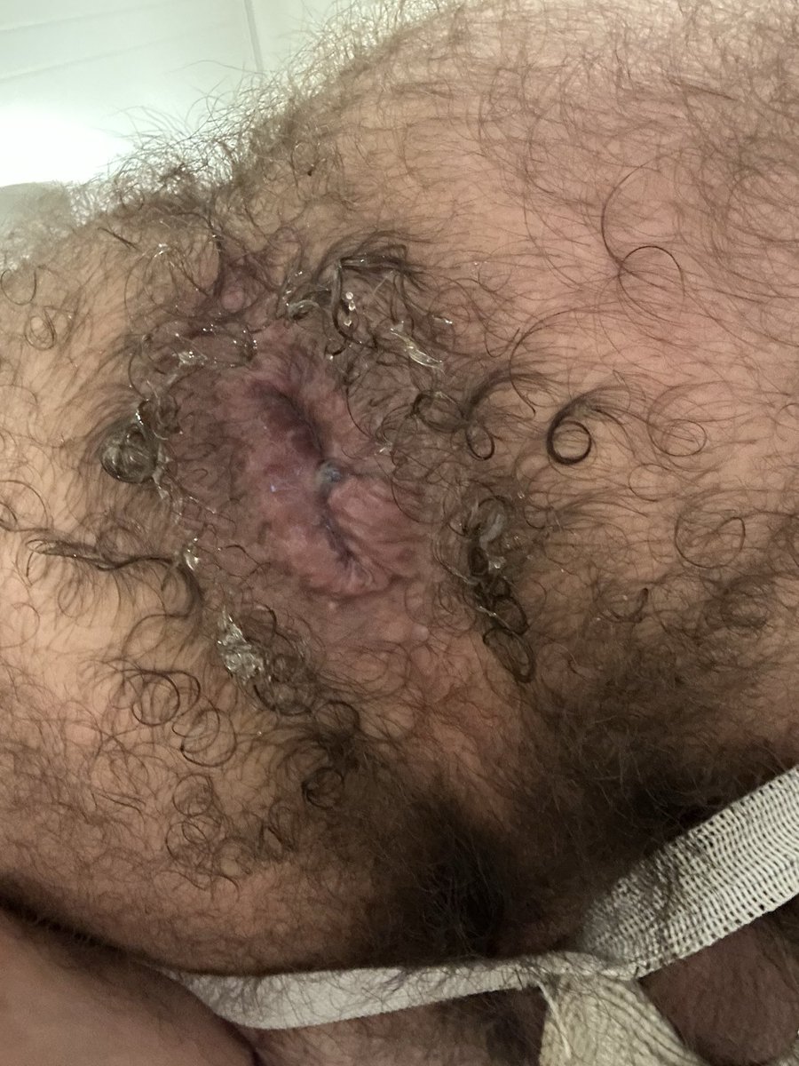 Lazy Sunday but pussy is putting in some work 😈