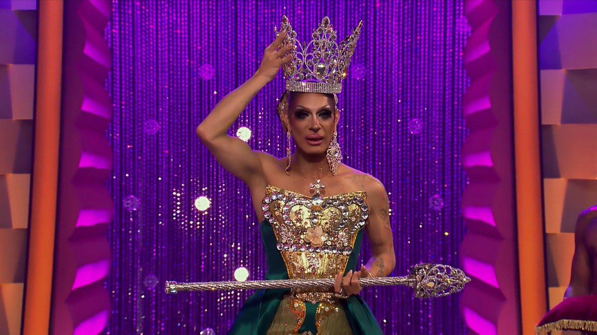 i was sat for a SEASON of #her domination actually!!!! #dragracees