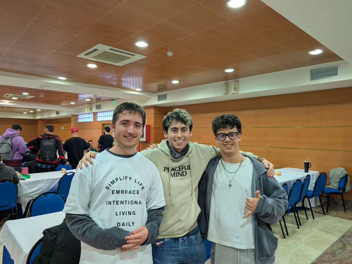 Terminamos 4-2 el torneo de trios perdiendo el win&amp;in con estos dos máquinas (los mejores)