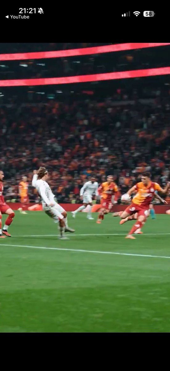 bayramipek34's tweet photo. @abdullahbiricik Keşke yapay zekada görüntü koyabilseydi 😁 https://t.co/t9nnRgcqgj