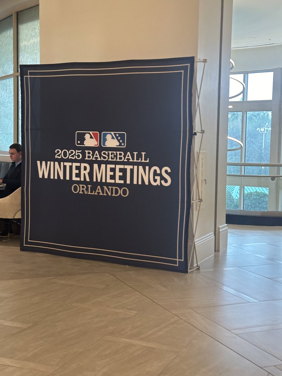 Lindsay Dunn tweet media