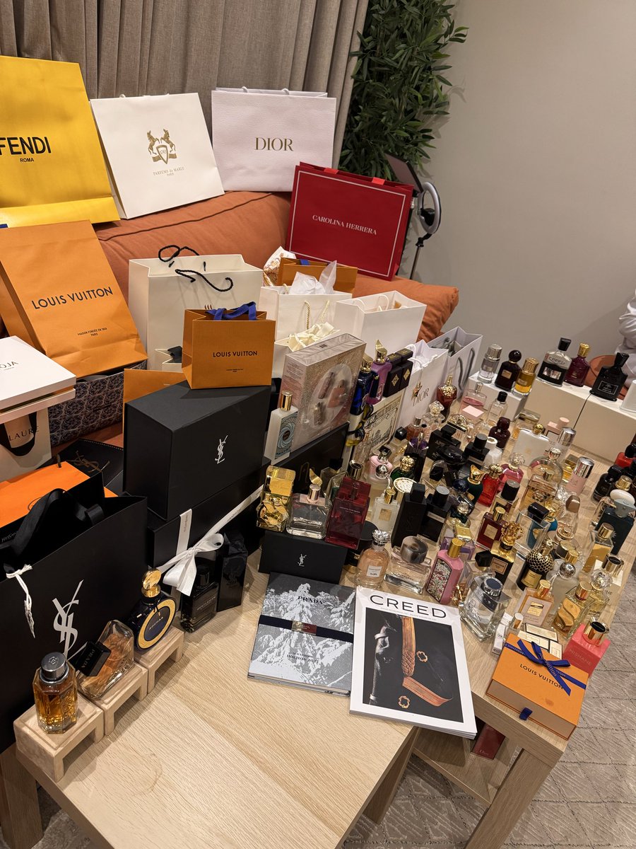 وش عطر المفضل وأبشر به ؟ 

#غازي_الشايع
#نوتات_بوتيك 

#فلسطين_سوريا