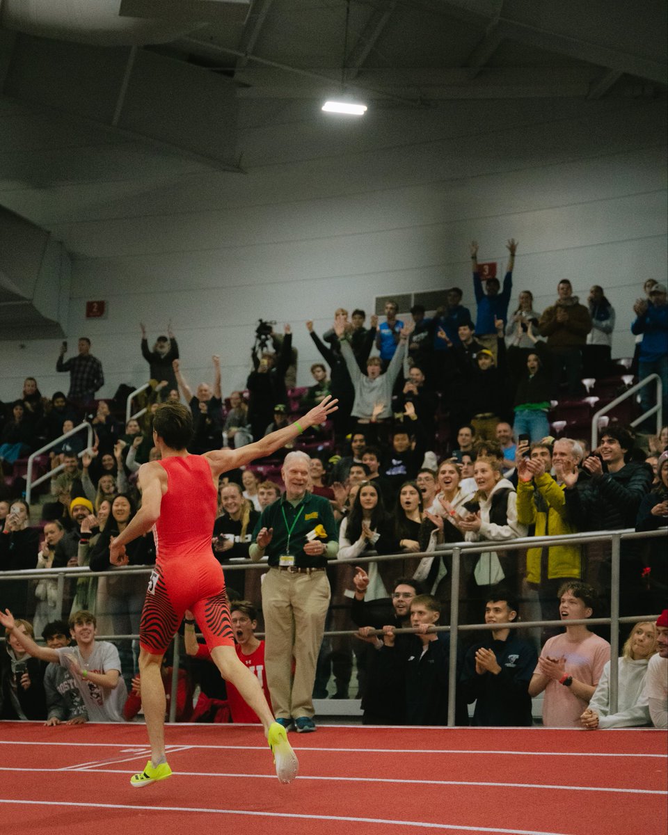 AndersonBobo_'s tweet photo. Josh Hoey 600m indoor World Record https://t.co/0BVi3lqOS0