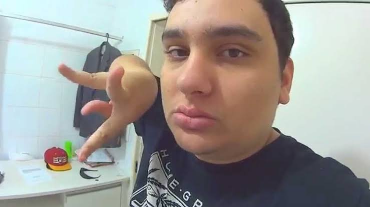 Meu Deus o Wolf era tão gostoso oq aconteceu com ele? 😭😭