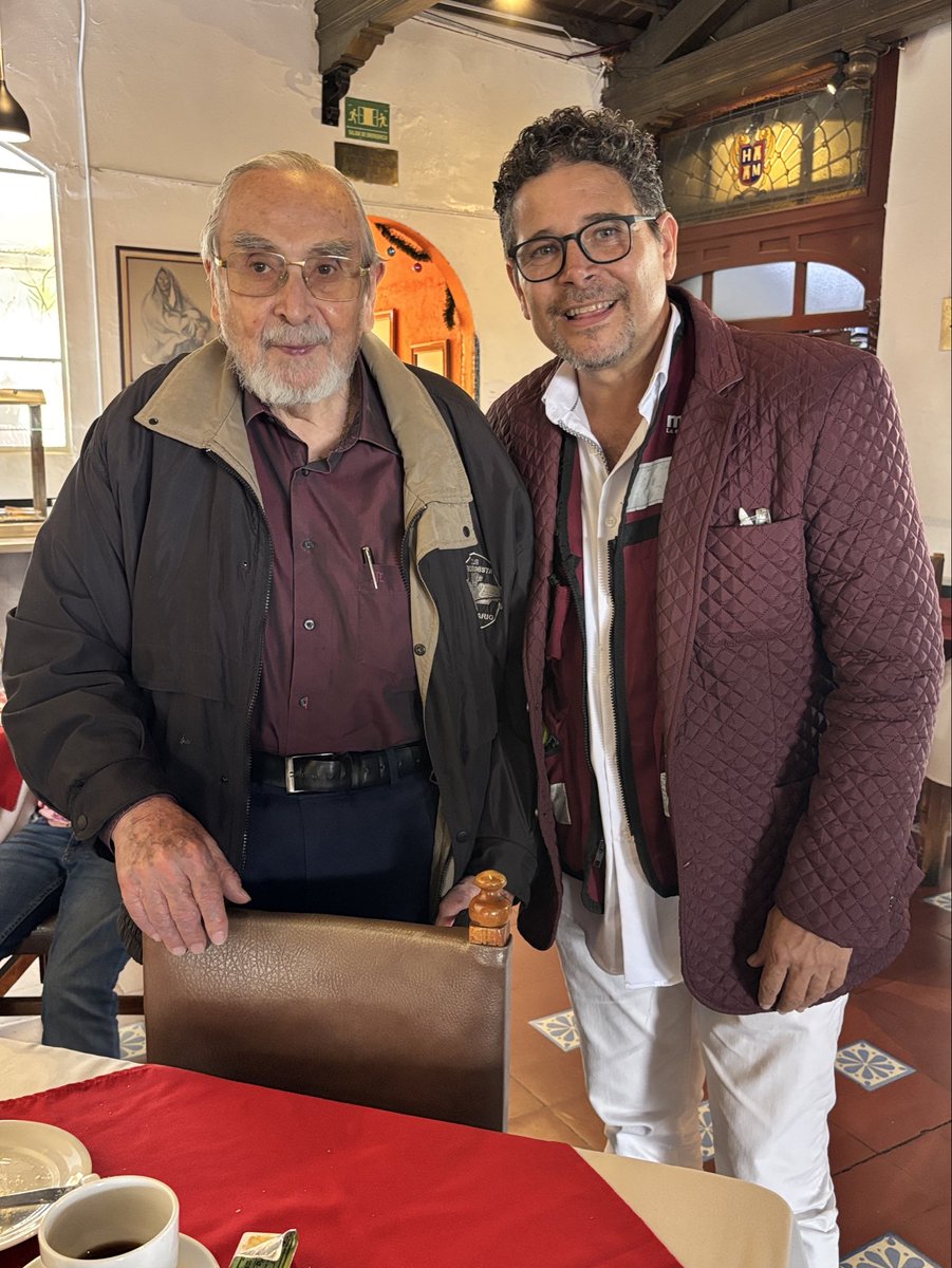 .
Un gran respeto le guardo
al abogado, al jurista,
al político, al legista,
al compañero Bernardo
<a href="/batiz_bernardo/">Bernardo Bátiz</a>